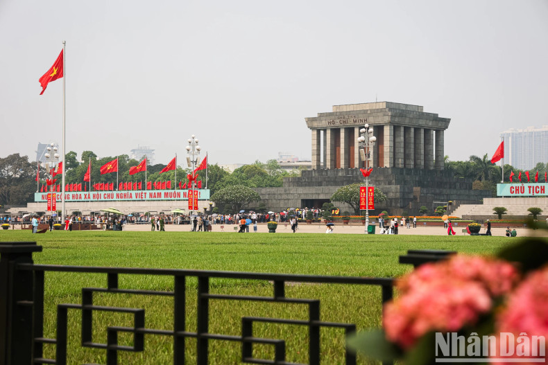 The Mausoleum of President Ho Chi Minh is one of the places many tourists visit on April 30. The Mausoleum of President Ho Chi Minh is one of the places many tourists visit on April 30.