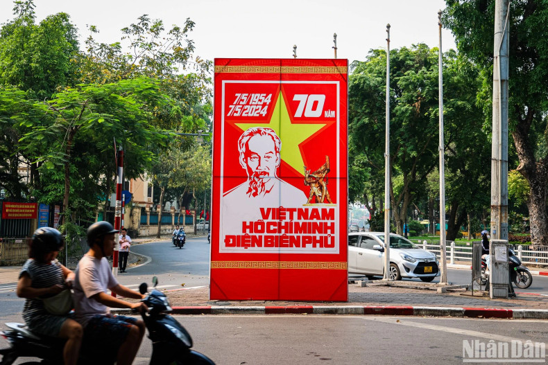 Towards the 70th anniversary of the Dien Bien Phu Victory, Hanoi has increased visual promotional activities to propagate the meaning, stature and historical value of the Dien Bien Phu Campaign. Towards the 70th anniversary of the Dien Bien Phu Victory, Hanoi has increased visual promotional activities to propagate the meaning, stature and historical value of the Dien Bien Phu Campaign.