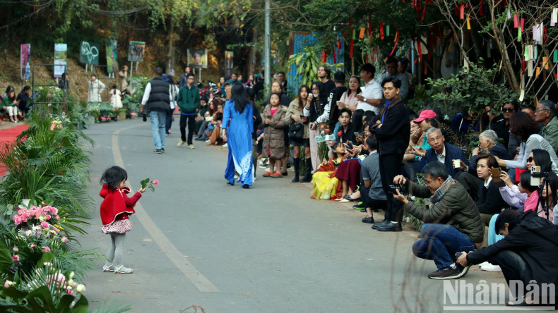 "Da Lat Art Street" with many cultural and artistic activities, is highly creative and has become an attractive destination and unique exchange space for the local people and tourists.