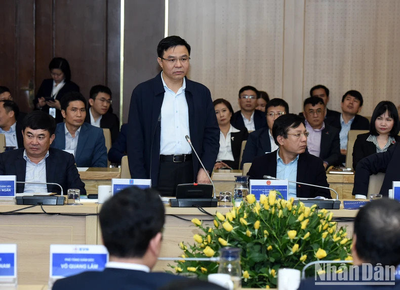 Chairman of the Board of Members of Vietnam Oil and Gas Group (PVN) Le Manh Hung speaks.