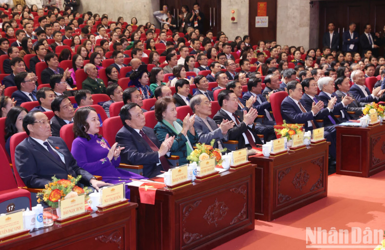Leaders and former leaders of the Party and State attend the second Dien Hong Award ceremony.