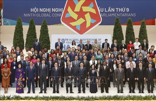 NA Chairman Vuong Dinh Hue (front, centre) and Vietnamese and foreign officials pose for a group photo at the opening ceremony of the ninth Global Conference of Young Parliamentarians in Hanoi on September 15, 2023. (Photo: VNA) NA Chairman Vuong Dinh Hue (front, centre) and Vietnamese and foreign officials pose for a group photo at the opening ceremony of the ninth Global Conference of Young Parliamentarians in Hanoi on September 15, 2023. (Photo: VNA)