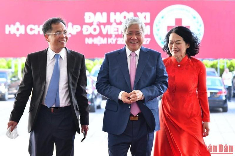 President of the Vietnam Fatherland Front Central Committee Do Van Chien attended the congress.