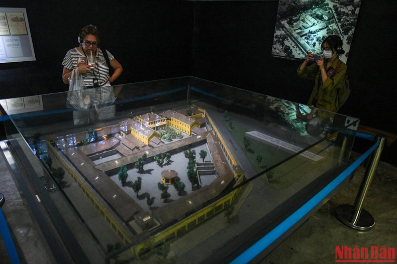 A model of miniature Hoa Lo prison provides visitors with an insight into the prison’s structure.