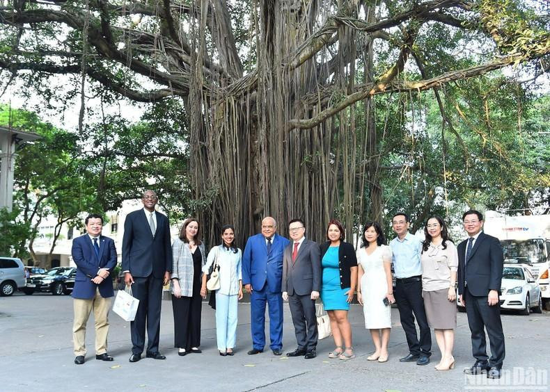 Nhan Dan and Cuba’s Granma Newspaper discuss digital transformation ảnh 2