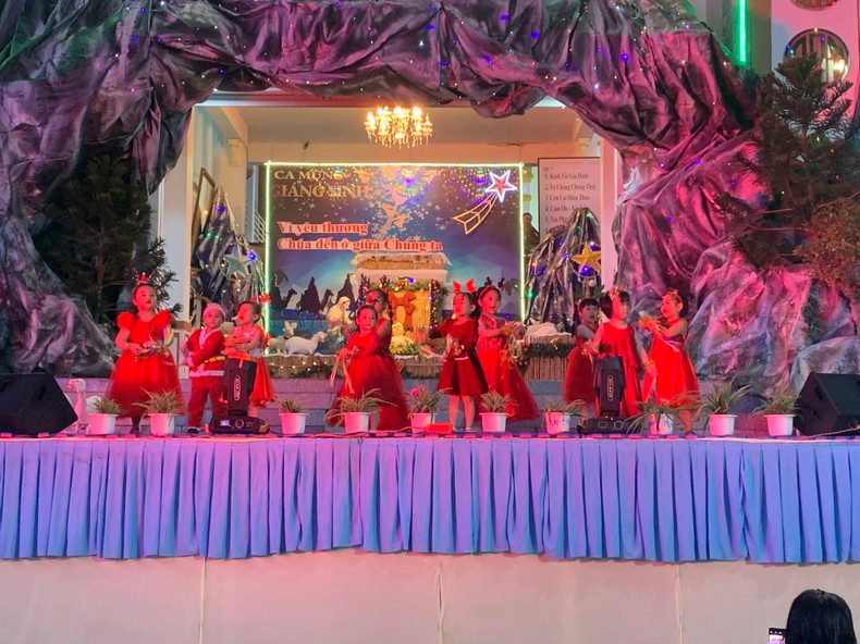 A performance at a church in Ninh Kieu District, Can Tho City. (Photo: Thanh Tam)