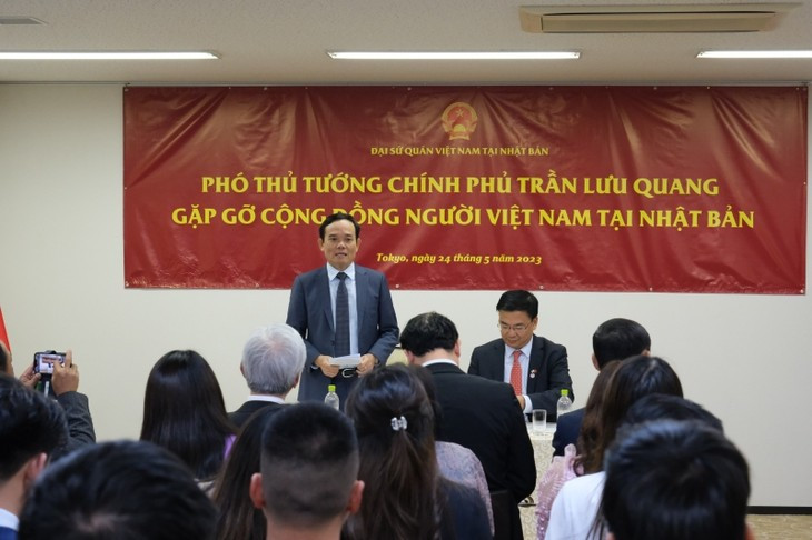 Deputy Prime Minister Tran Luu Quang speaks at the meeting at the Vietnamese Embassy in Japan (Photo: VOV) Deputy Prime Minister Tran Luu Quang speaks at the meeting at the Vietnamese Embassy in Japan (Photo: VOV)