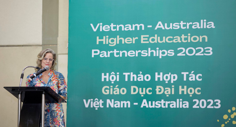 Rebecca Ball - Senior Trade and Investment Commissioner, Austrade Vietnam, speaks at the event.