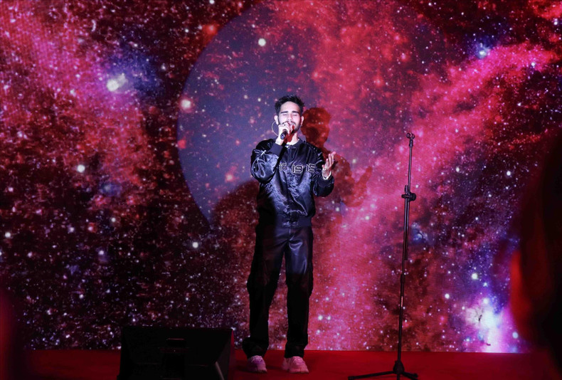 The "Taste of Australia" Festival features a special music programme performed by famous Australian artists.