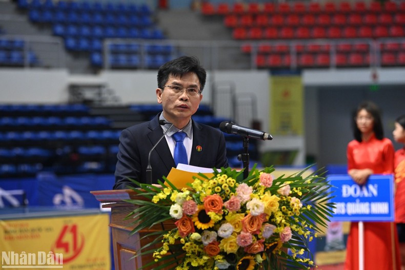Marketing Director of Ca Mau Petroleum Fertilizer Joint Stock Company Le Tien Hung speaking at the launch ceremony