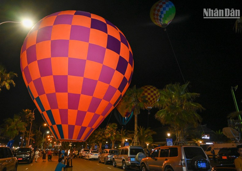 Colourful hot air balloon performance in the night sky in Phan Thiet city. Colourful hot air balloon performance in the night sky in Phan Thiet city.