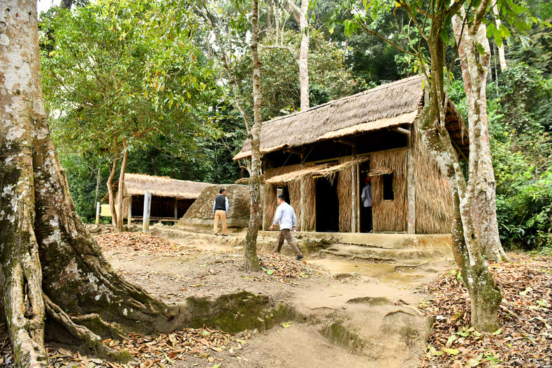Visitors to the headquarters of the Dien Bien Phu Campaign in Muong Phang.