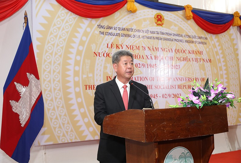 Preah Sihanouk Provincial Governor Kouch Chamroeun speaks at the event