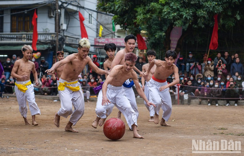 4. The U17 category is for teenagers aged 15-17, who give the audience dramatic and funny matches. 4. The U17 category is for teenagers aged 15-17, who give the audience dramatic and funny matches.