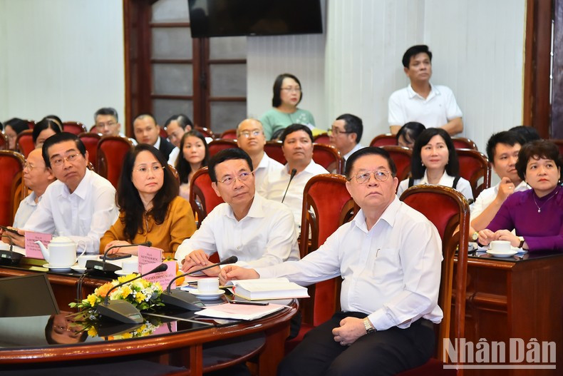 Head of the PCC’s Commission for Communication and Education Nguyen Trong Nghia and other delegates attend the event. Head of the PCC’s Commission for Communication and Education Nguyen Trong Nghia and other delegates attend the event.