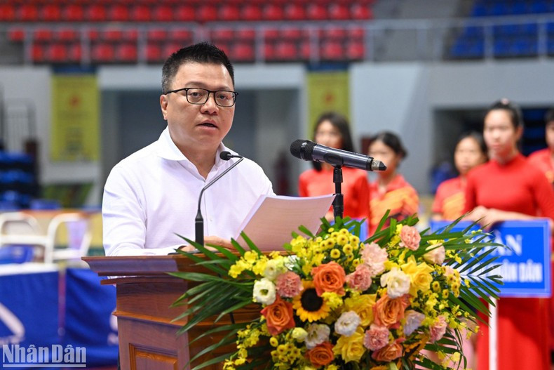 Editor-in-Chief of Nhan Dan Newspaper Le Quoc Minh speaking at the ceremony