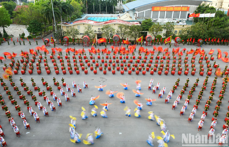 A view of the performance from above. A view of the performance from above.