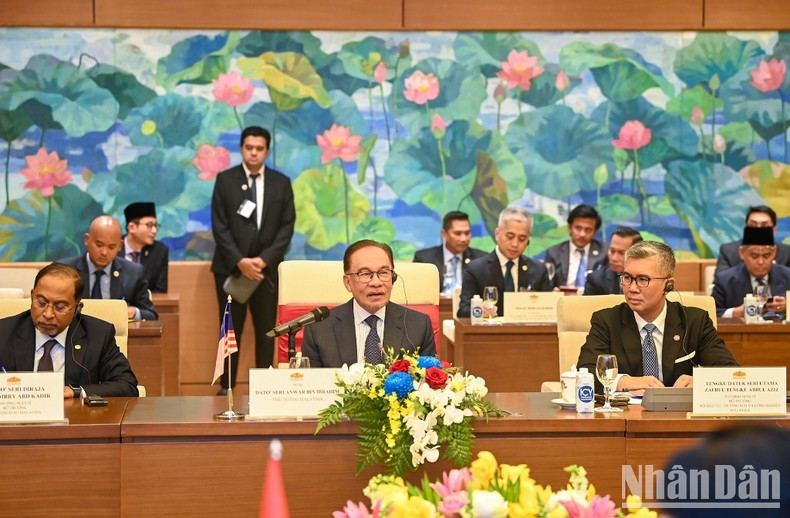 Malaysian Prime Minister Anwar Ibrahim speaks at the meeting.