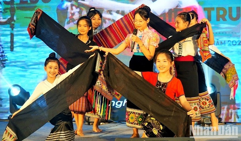 A performance at the festival A performance at the festival