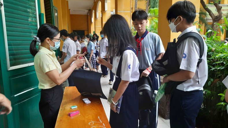 This year, a room is set aside at each test site for students to store their personal belongings, before entering the exam room. This year, a room is set aside at each test site for students to store their personal belongings, before entering the exam room.