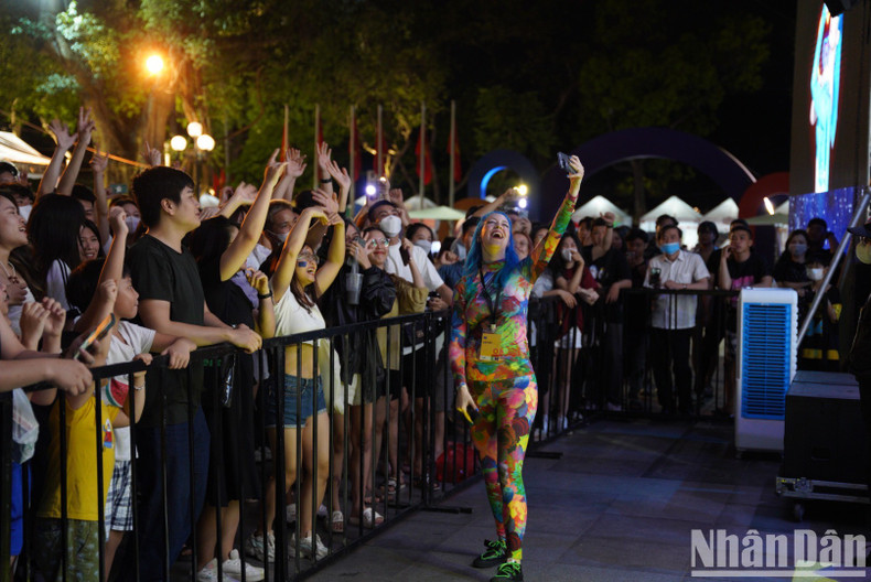 The public has the opportunity to enjoy more than 20 attractive musical performances with diverse styles including jazz, pop, rock, DJ, classical music, and others. The public has the opportunity to enjoy more than 20 attractive musical performances with diverse styles including jazz, pop, rock, DJ, classical music, and others.