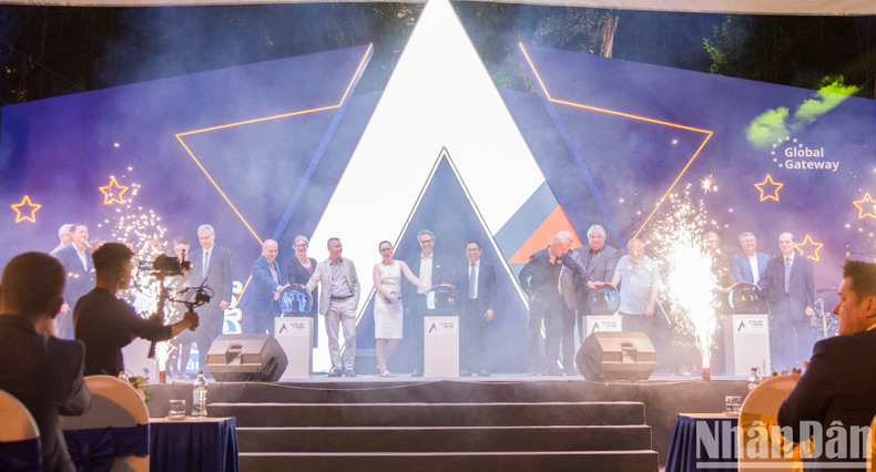 “Europe Village” introduces the diversity of European culture. It was organised by the Delegation of the European Union (EU) to Vietnam and Embassies of EU member states. “Europe Village” introduces the diversity of European culture. It was organised by the Delegation of the European Union (EU) to Vietnam and Embassies of EU member states.