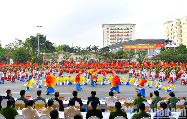 The People’s Police Academy held a drum performance and a large-displacement motorcycle show to celebrate its 55th anniversary. The People’s Police Academy held a drum performance and a large-displacement motorcycle show to celebrate its 55th anniversary.