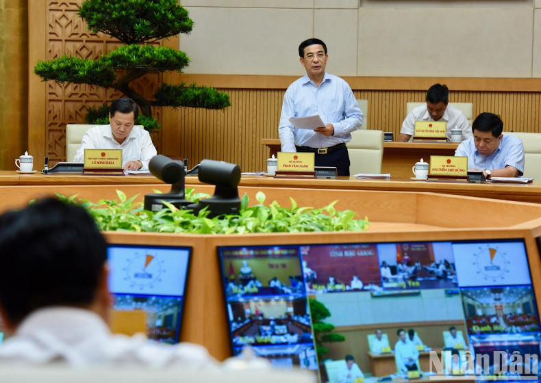 Defence Minister Phan Van Giang gives a speech. Defence Minister Phan Van Giang gives a speech.