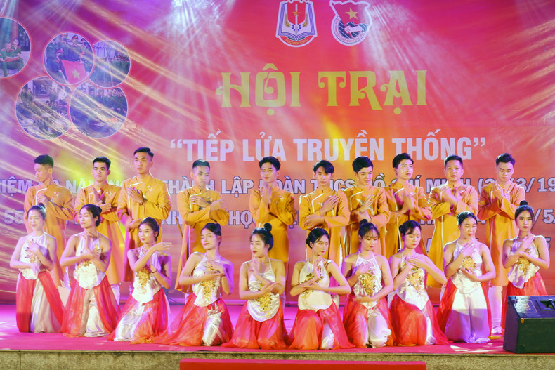 An artistic exchange programme is held on the evening of March 25.