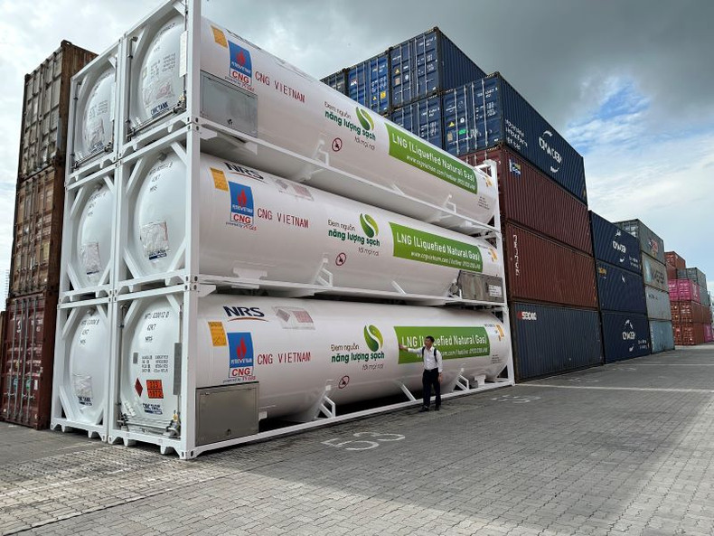 LNG ISO containers provided by Japanese NRS group.