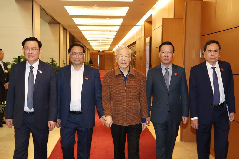 Party leader Nguyen Phu Trong and other Party and State leaders attend the session. (Photo: VNA)