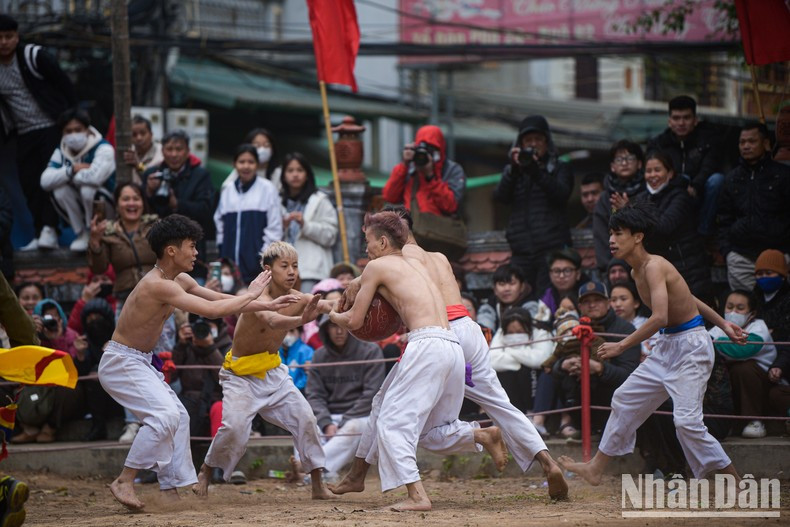 5. The ball wrestling festival was postponed for two years due to the COVID-19 pandemic, so this year’s festival attracted much attention from the local people. 5. The ball wrestling festival was postponed for two years due to the COVID-19 pandemic, so this year’s festival attracted much attention from the local people.