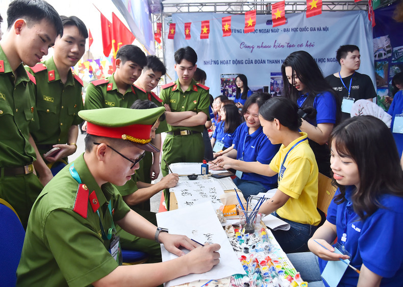 Within the framework of the camp, Youth Union members not only participate in a food fair but also other exciting activities.
