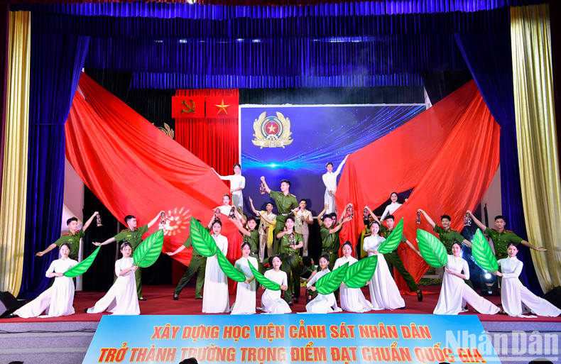 An art performance to welcome the event. An art performance to welcome the event.