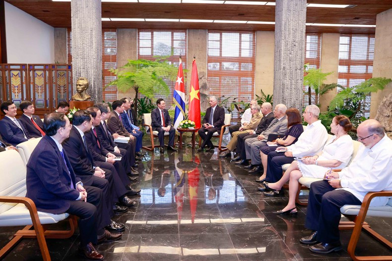 National Assembly Chairman Vuong Dinh Hue holds talks with Cuban President Miguel Díaz-Canel. National Assembly Chairman Vuong Dinh Hue holds talks with Cuban President Miguel Díaz-Canel.
