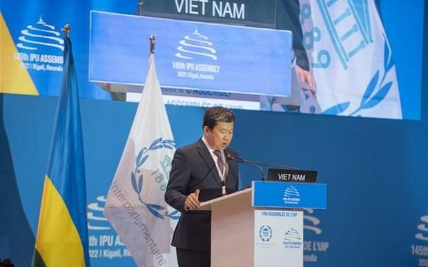 Vu Hai Ha, Chairman of the National Assembly’s Committee for Foreign Affairs, speaks at the session. (Photo: VNA)