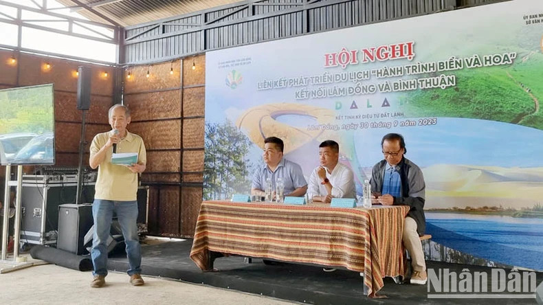 Tourism businesses exchange ideas at the conference.