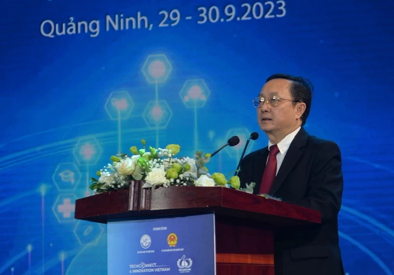 Minister of Science and Technology Huynh Thanh Dat speaks at the opening ceremony. Minister of Science and Technology Huynh Thanh Dat speaks at the opening ceremony.