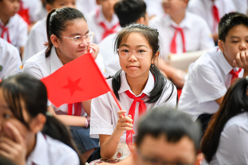 Joy shines on the faces of students at Hoang Hoa Tham School. (Photo: THANH DAT)