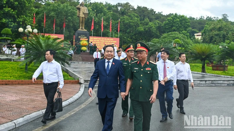 National Assembly Chairman Tran Thanh Man works with the Command of Military Region 3.
