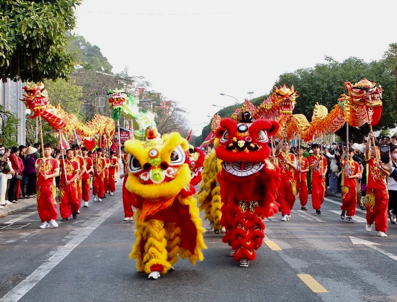 Cua Ong Temple Festival is opened every year on the 3rd and 4th days of the second lunar month and the 3rd and 4th days of the eighth lunar month. Cua Ong Temple Festival is opened every year on the 3rd and 4th days of the second lunar month and the 3rd and 4th days of the eighth lunar month.