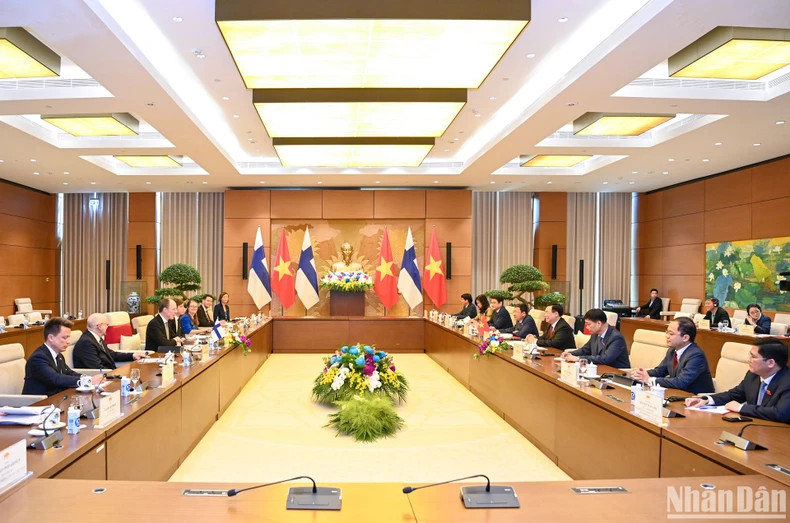 Overview of the talks at the Parliament House.