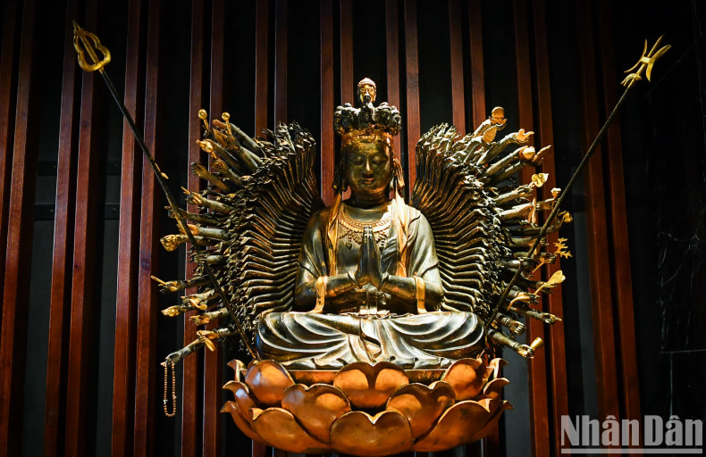 This area consists of four floors, where simulation versions of many classic Buddhist works are displayed, including many famous statues of Vietnam and internationally. Hundreds of meaningful artifacts show the development of Buddhist culture through many different stages and periods are gathered here.