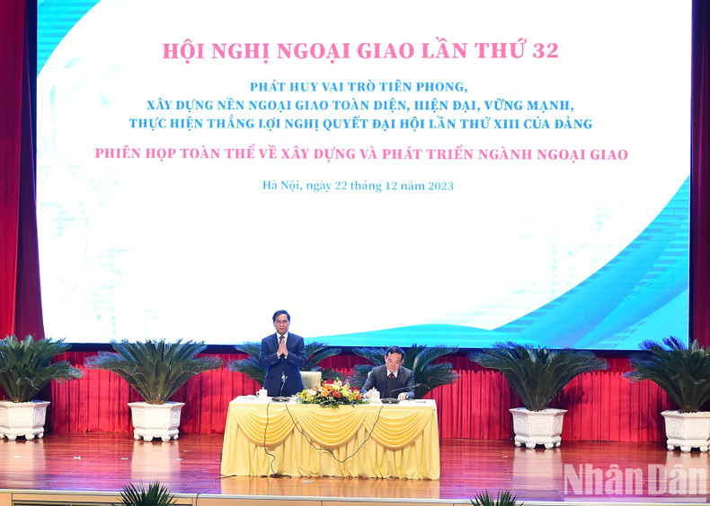 Minister of Foreign Affairs Bui Thanh Son chaired the meeting on the morning of December 22. Minister of Foreign Affairs Bui Thanh Son chaired the meeting on the morning of December 22.