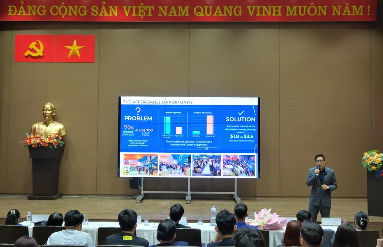 Speakers presented reports at the programme.