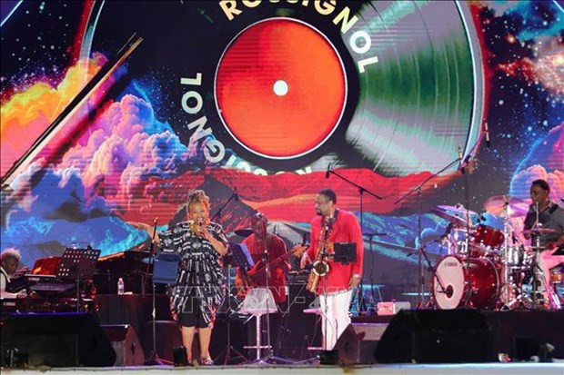 More than 100 renowned musicians from the Republic of Korea, Singapore, the US and Vietnam are performing at the first International Jazz Festival. (Photo: VNA)