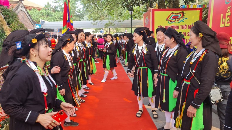 The San Diu people eagerly participate in cultural activities. The San Diu people eagerly participate in cultural activities.