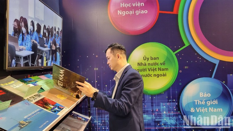 Vu Tuan Anh – Head of the International Communication and Culture Department, Diplomatic Academy – said that professional activities at this year's National Press Festival were very attractive. He attended the Workshop "Artificial Intelligence (AI) and content creation management in the newsroom" to update the latest information related to the profession, serving the training better.