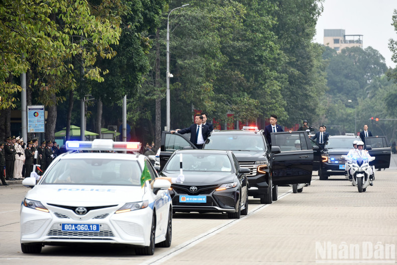 The specialized vehicles of the Guard High Command. The specialized vehicles of the Guard High Command.