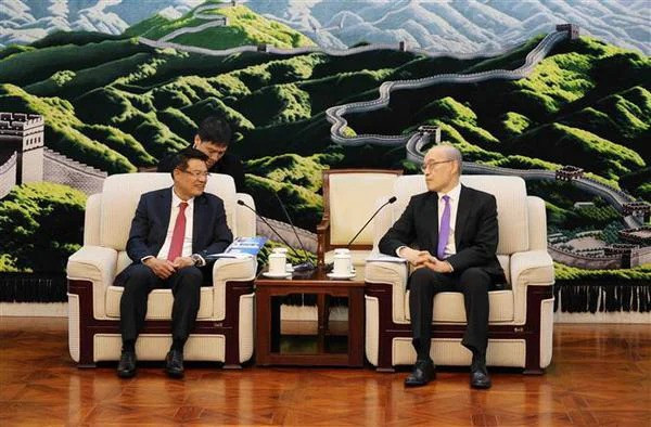 Procurator-General Nguyen Huy Tien (L) in a meeting with Chief Justice of the Supreme People's Court Zhang Jun. (Photo: VNA) Procurator-General Nguyen Huy Tien (L) in a meeting with Chief Justice of the Supreme People's Court Zhang Jun. (Photo: VNA)